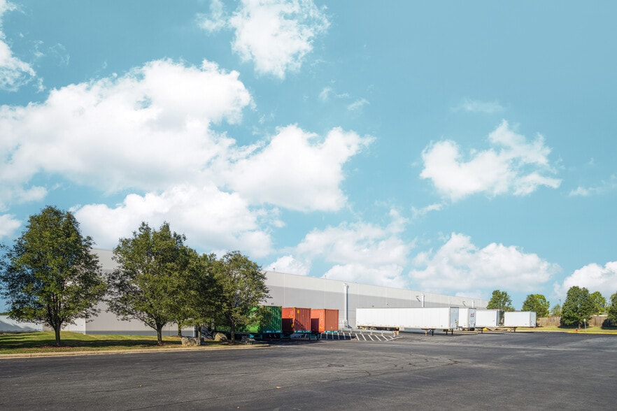 More Photos Of 255 Fort Collier Rd, Winchester Warehouse For Lease