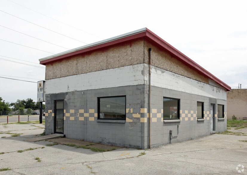 Primary Photo Of 2204 E 11th St, Tulsa Restaurant For Lease