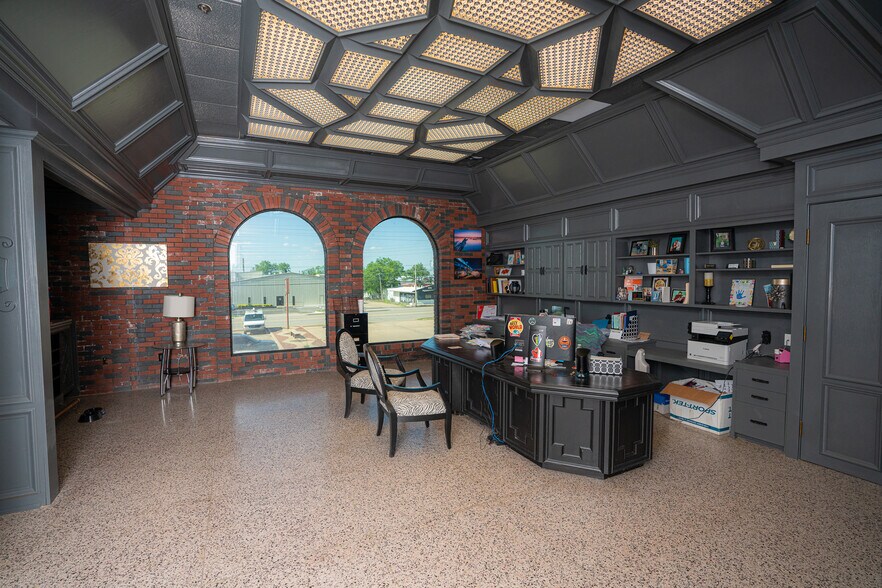 More Photos Of 6308 E 15th St, Tulsa Manufacturing For Lease