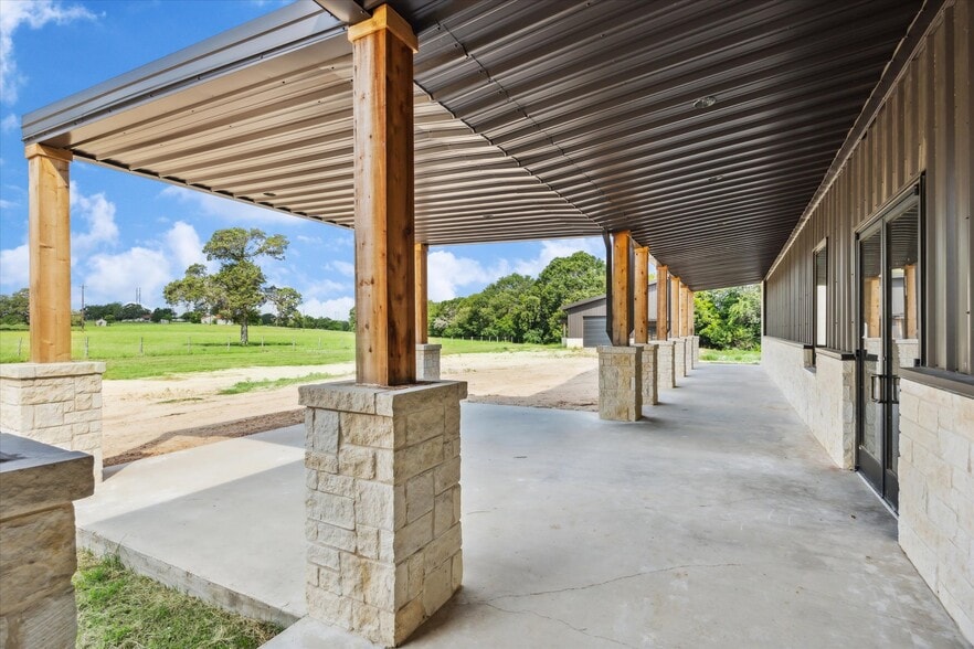 More Photos Of 1286 State Hwy 237 Hwy, Round Top Flex For Sale