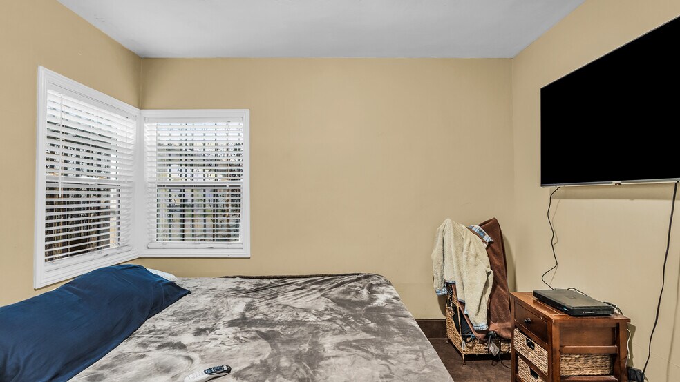 More Photos Of 909 53rd Ave, Oakland Warehouse For Sale