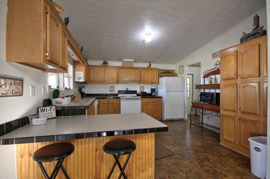 More Photos Of 1504 RR 261, Buchanan Dam Trailer Camper Park For Sale