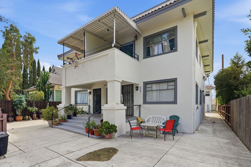 More Photos Of 943-949 Chestnut Ave, Long Beach Apartments For Sale