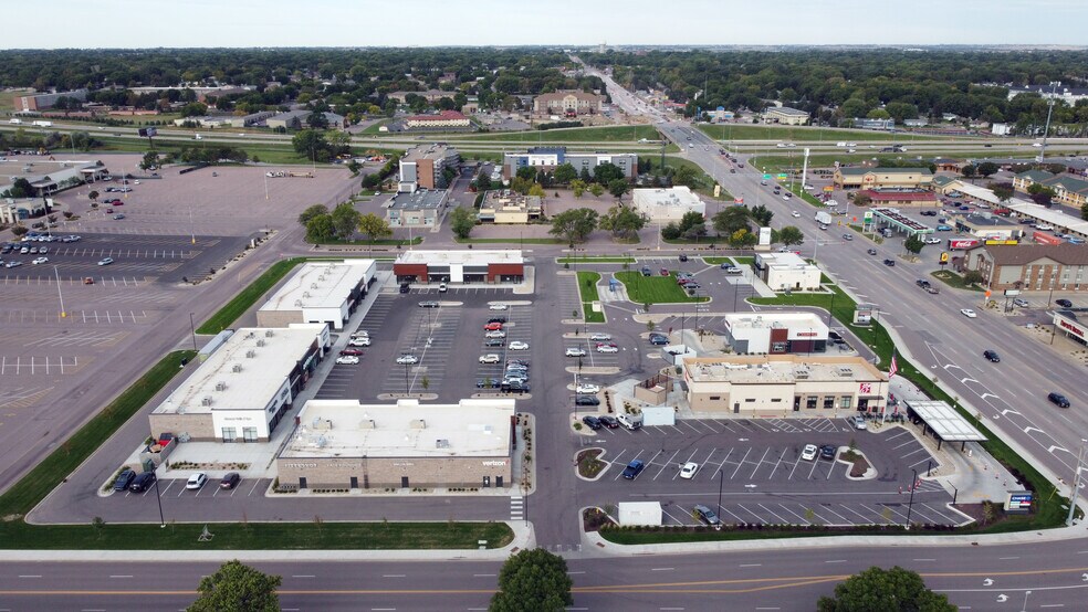More Photos Of 4101 W 41st St, Sioux Falls Storefront For Lease