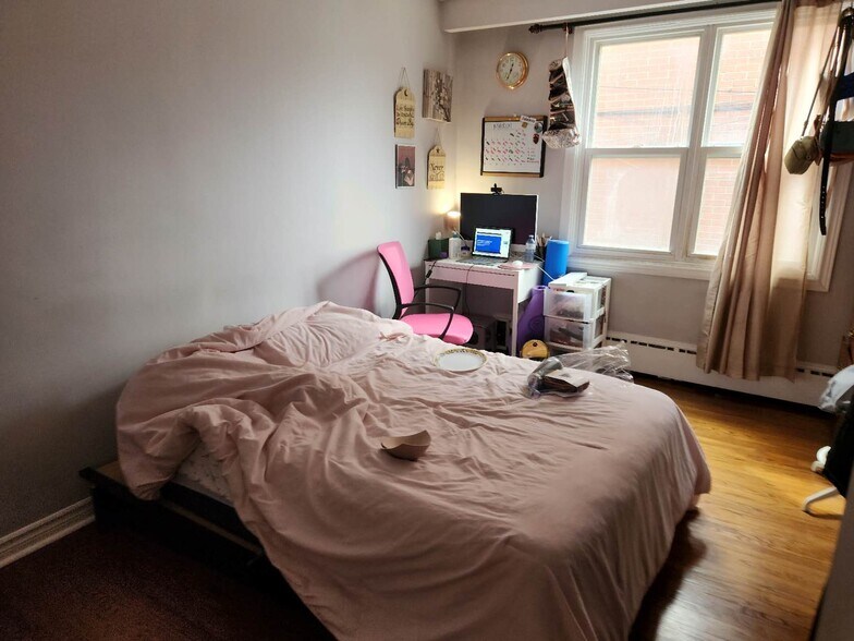 More Photos Of 50 Amherst Av, Toronto Apartments For Sale