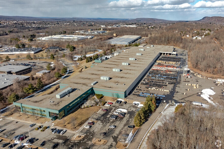 More Photos Of 200 Pond View Dr, Meriden Warehouse For Lease
