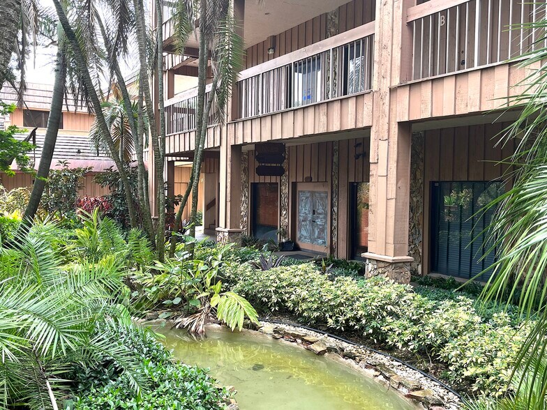 More Photos Of 7800 W Oakland Park Blvd, Sunrise Medical For Lease