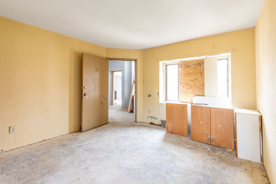 More Photos Of 628 9th St, Niagara Falls Apartments For Sale