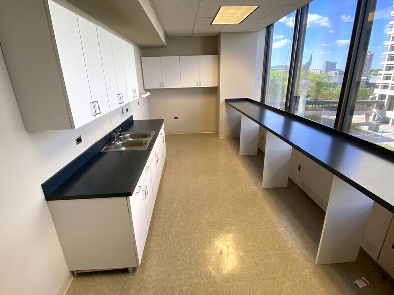 More Photos Of 500 E Main St, Norfolk Office Residential For Lease