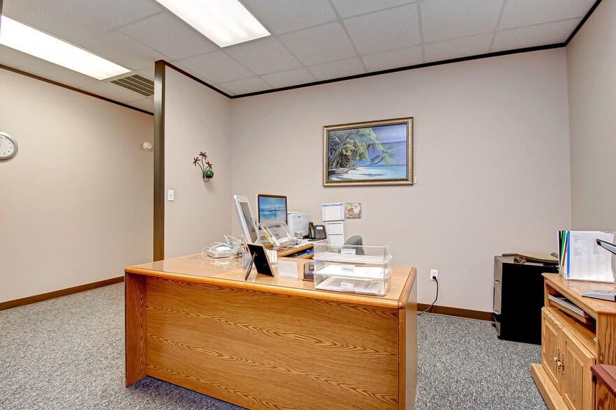 More Photos Of 7102 Glen Chase Ct, Houston Office For Sale