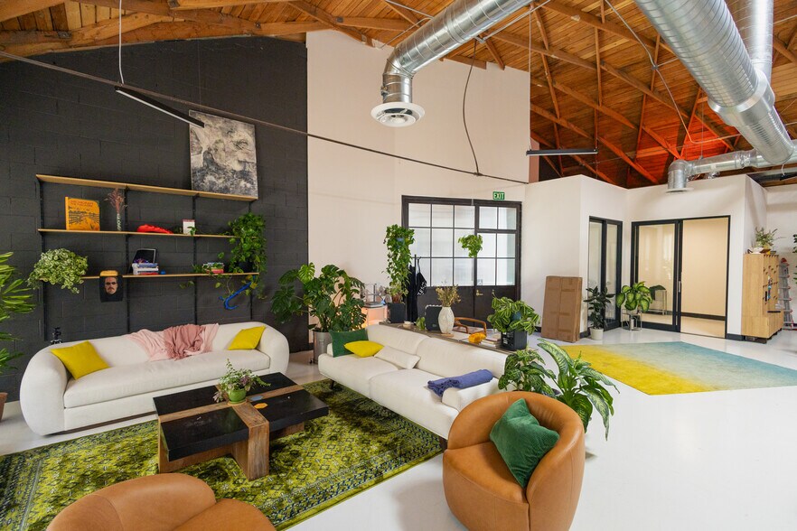 More Photos Of 1801 Blake Ave, Los Angeles Flex For Sale
