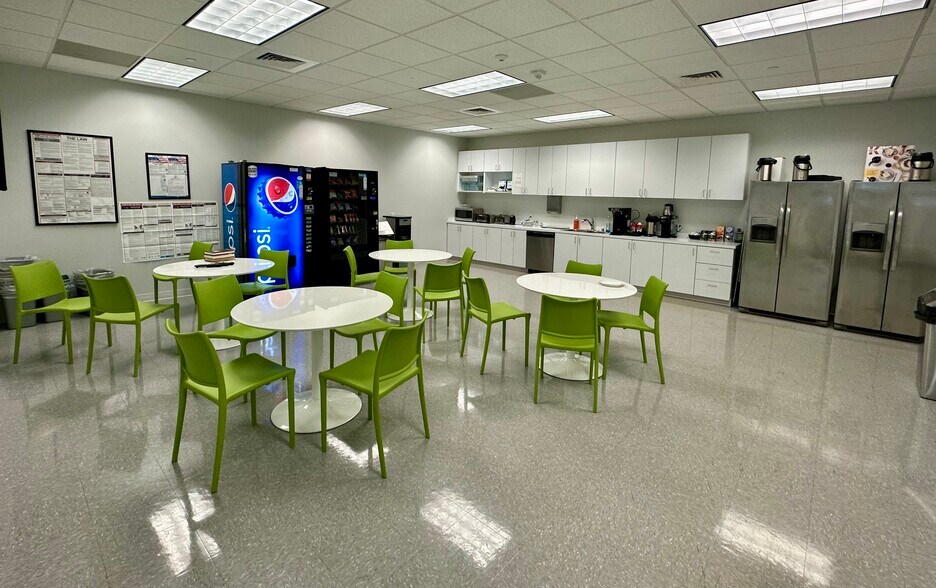 More Photos Of 4801 Olympia Park Plz, Louisville Office For Sale