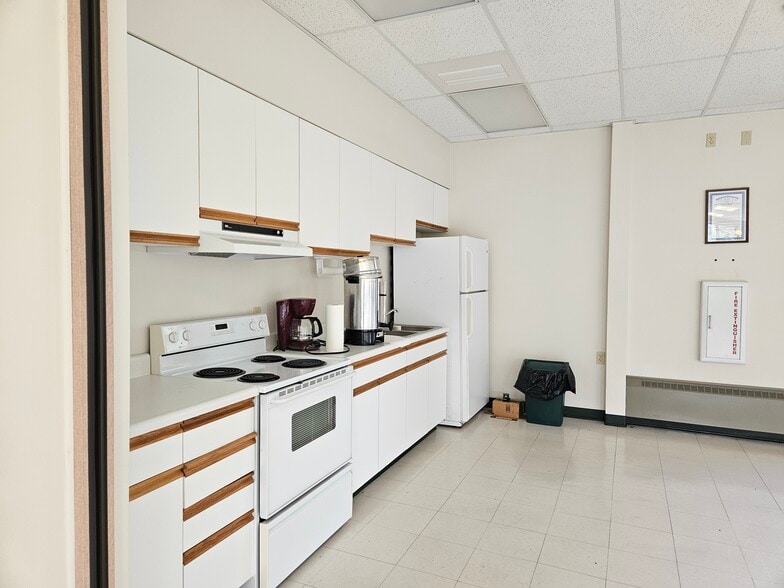 More Photos Of 5000 Fergus Rd, Saint Charles Religious Facility For Sale