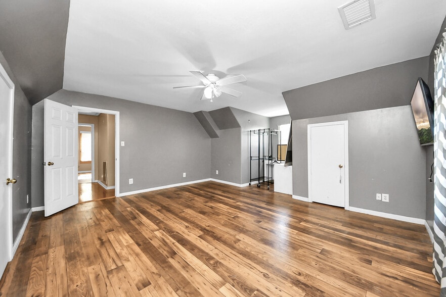 More Photos Of 17188 Highway 321, Dayton Specialty For Sale