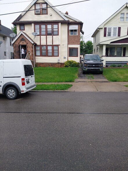 More Photos Of 1747 Catalpa Rd, Cleveland Apartments For Sale