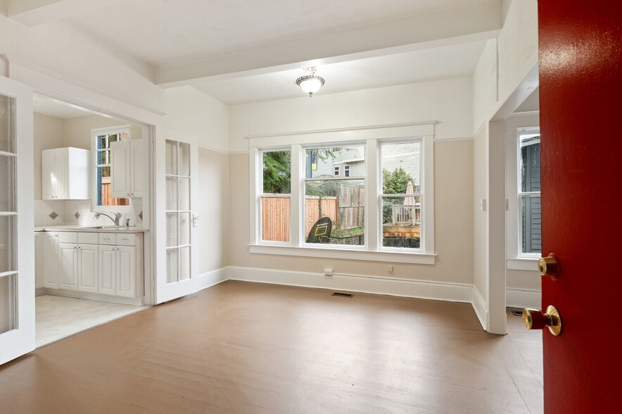 More Photos Of 1425 Palm Ave SW, Seattle Multifamily For Sale