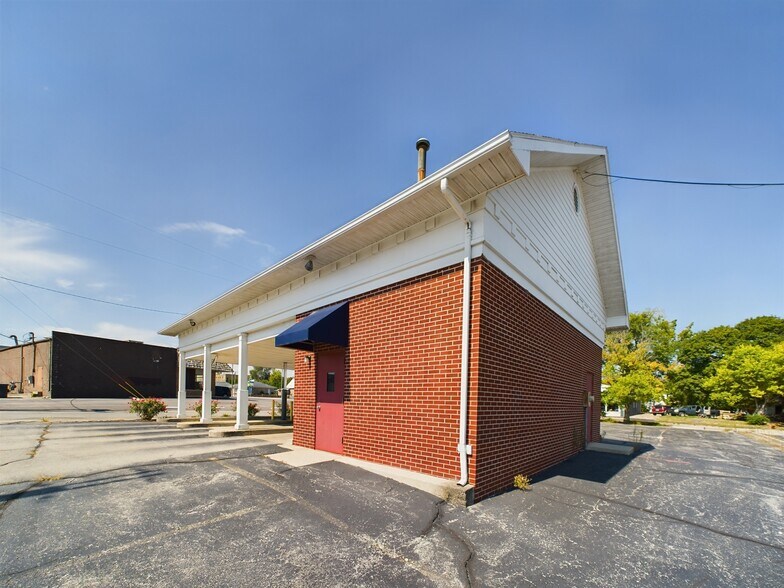 More Photos Of 101 E Elm St, Union City Bank For Sale