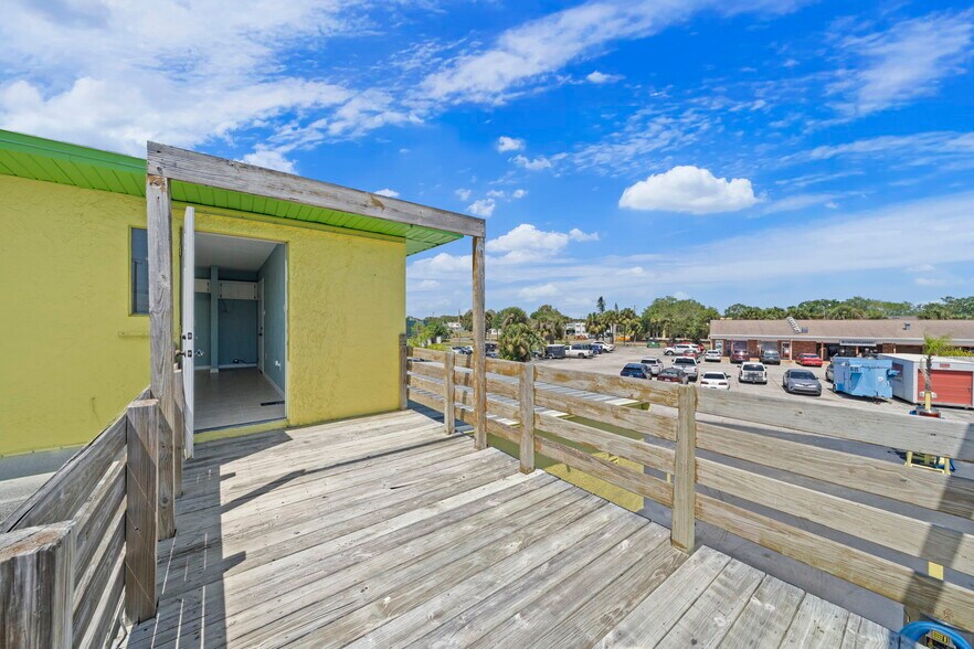 More Photos Of 100 Lucas Rd, Merritt Island Carwash For Sale