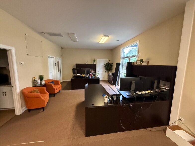 More Photos Of 1702 Saugahatchee Rd, Auburn Service For Lease