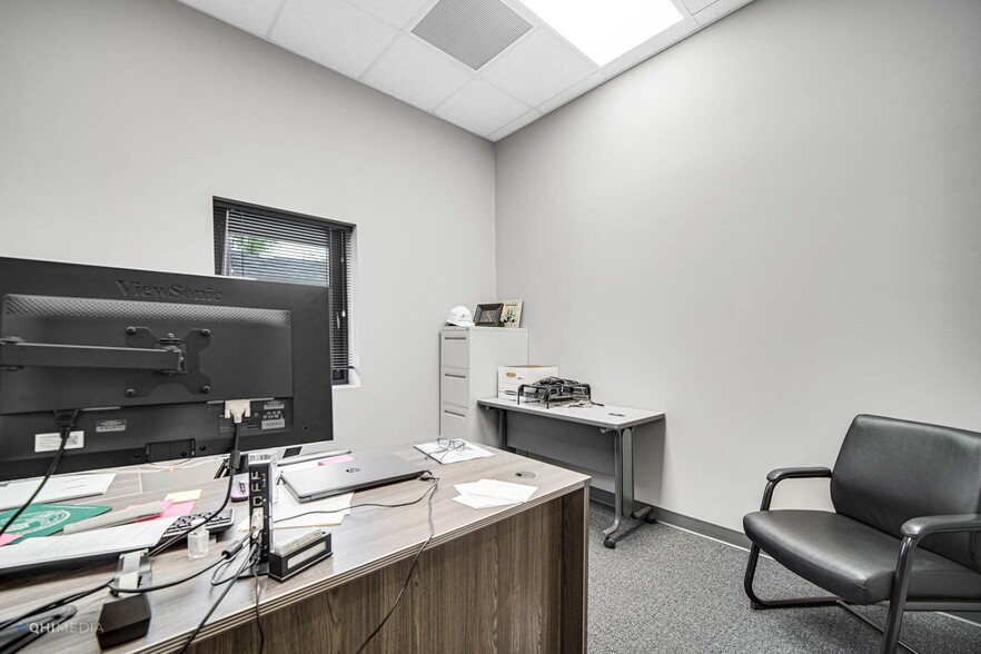 More Photos Of 1227 N Cedar Rd, New Lenox Office For Lease