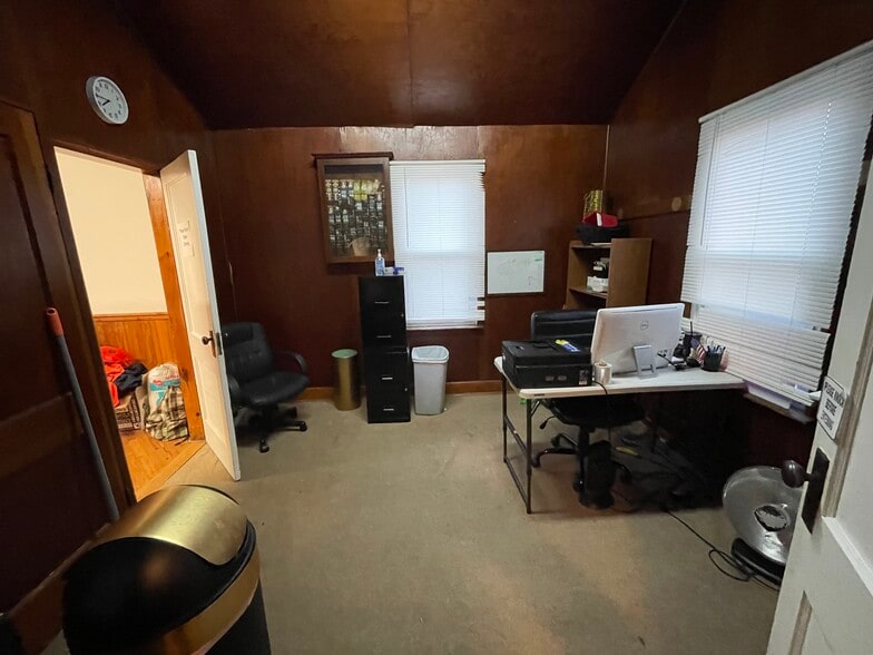 More Photos Of 1183 Grange Rd, Allentown General Retail For Lease