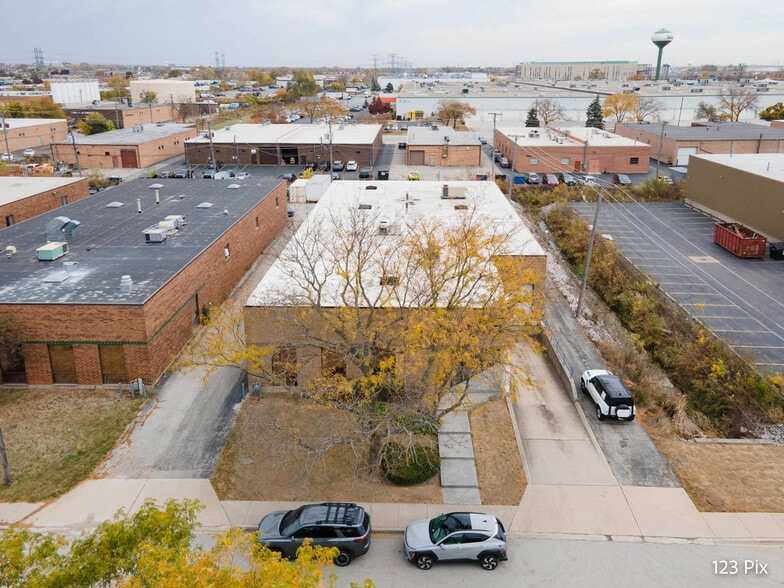 More Photos Of 1480 Howard St, Elk Grove Village Warehouse For Lease