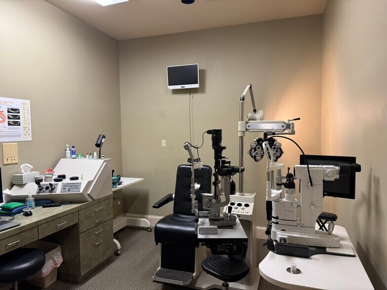 More Photos Of 1120 US-190, Covington Healthcare For Lease