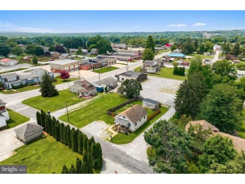 More Photos Of 2151 Maple Rd, York Flex For Sale