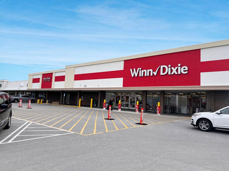 More Photos Of 15110-15200 Municipal Dr, Madeira Beach General Retail For Lease