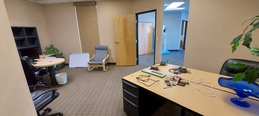 More Photos Of 7399 S Tucson Way, Centennial Flex For Lease