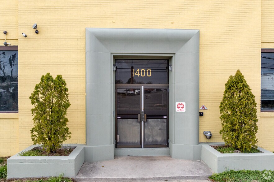 More Photos Of 1400 E State St, Hamilton Manufacturing For Lease