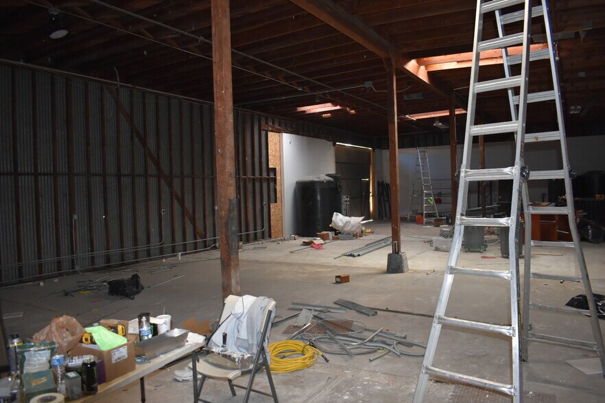 More Photos Of 6821 Suva St, Bell Gardens Warehouse For Lease