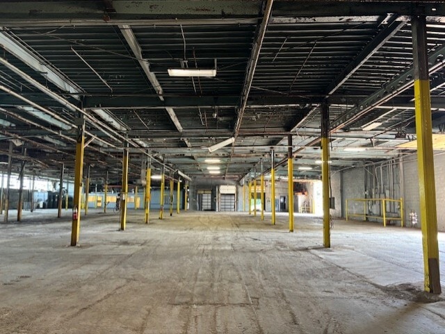 More Photos Of 1088 Ivanhoe Rd, Cleveland Warehouse For Lease