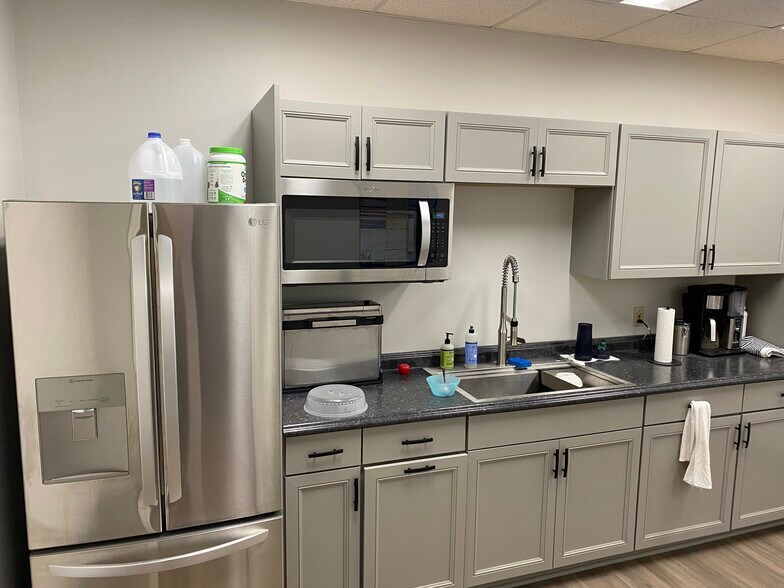 More Photos Of 400 Mason Rd, Fairport Warehouse For Sale