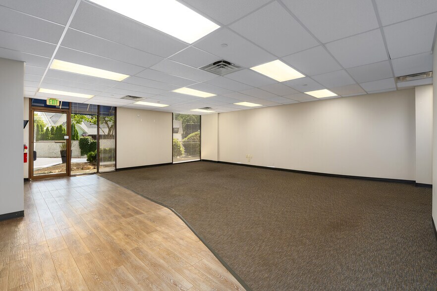 More Photos Of 3918 Montclair Rd, Birmingham Office For Sale