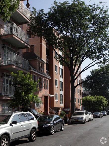 More Photos Of 229 Parkville Ave, Brooklyn Apartments For Lease