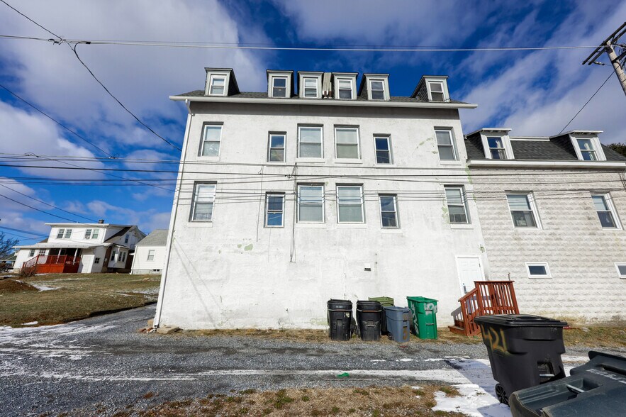 More Photos Of 420-422 Douglass St, Wyomissing Apartments For Sale