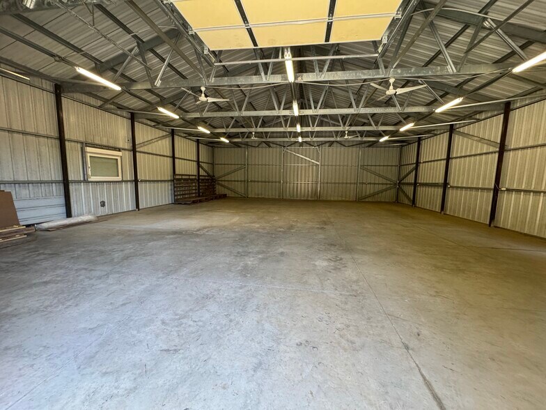 More Photos Of 3315 Dawsonville Hwy, Gainesville Warehouse For Lease