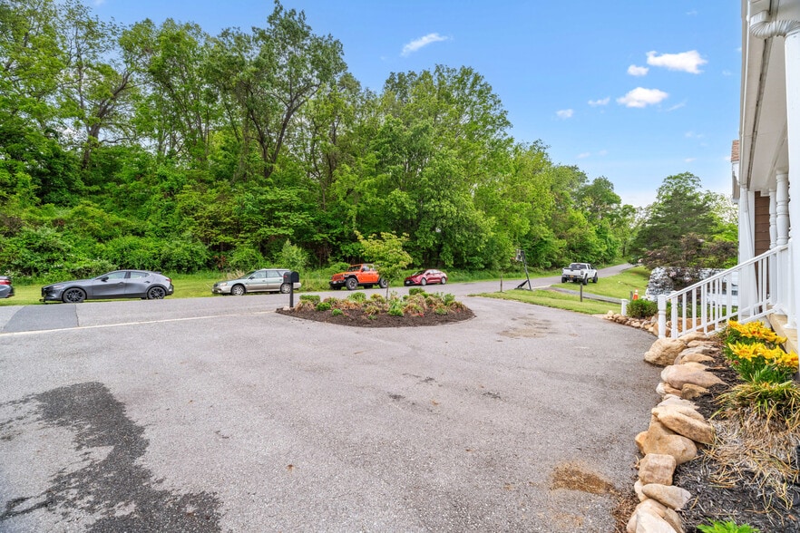 More Photos Of 217 W 28th St, Buena Vista Apartments For Sale