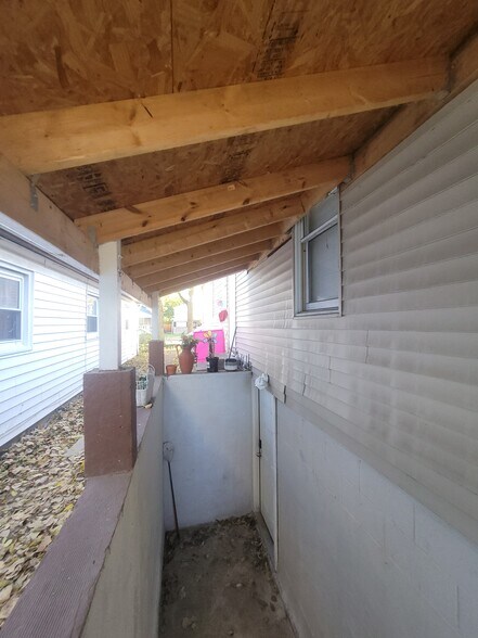 More Photos Of 1458 W 32nd St, Indianapolis Apartments For Sale