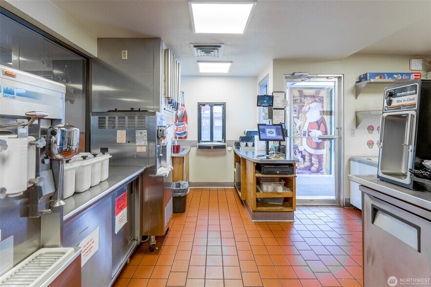 More Photos Of 805 Basin St NW, Ephrata Specialty For Sale