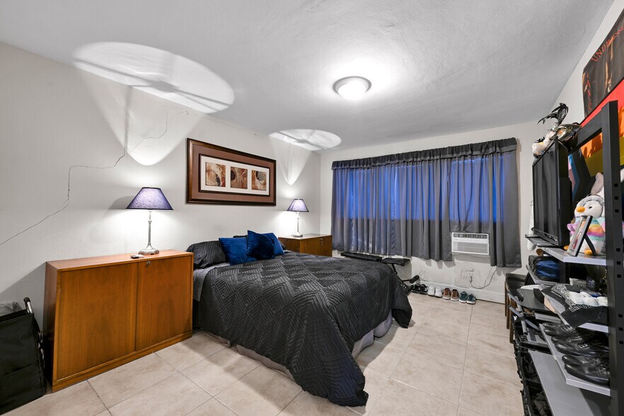 More Photos Of 1240 14th St, Miami Beach Apartments For Sale