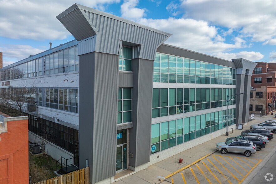 More Photos Of 4619-4621 N Ravenswood Ave, Chicago Office For Lease