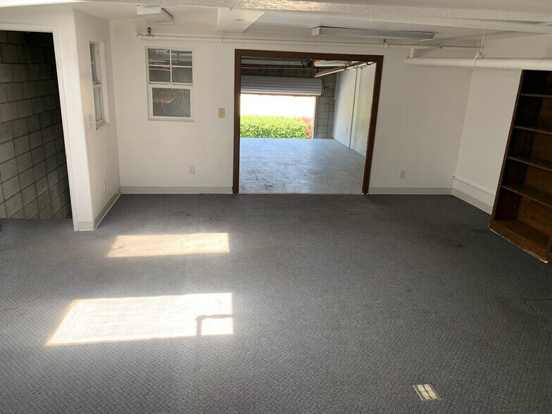 More Photos Of 4848 Colt St, Ventura Manufacturing For Sale