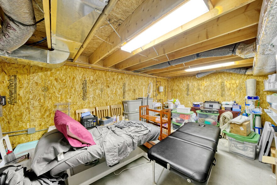 More Photos Of 207-209 Main St, New London Freestanding For Sale