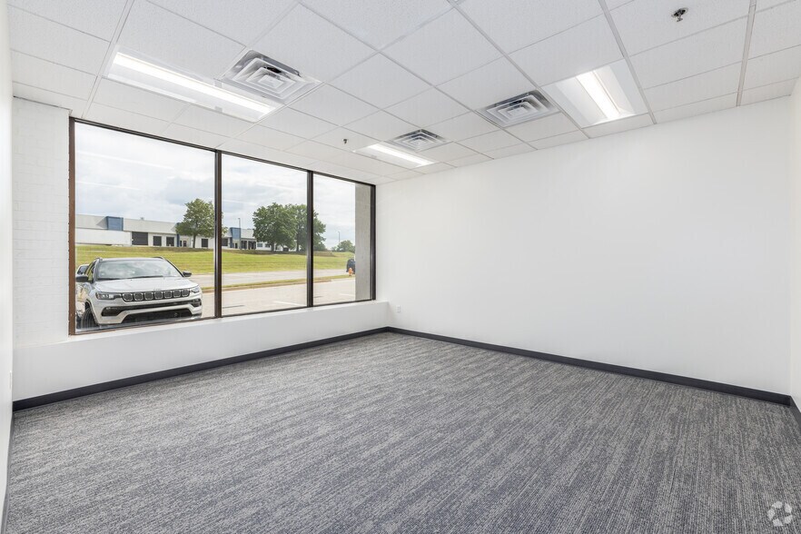 More Photos Of 6930 San Tomas Rd, Elkridge Warehouse For Lease