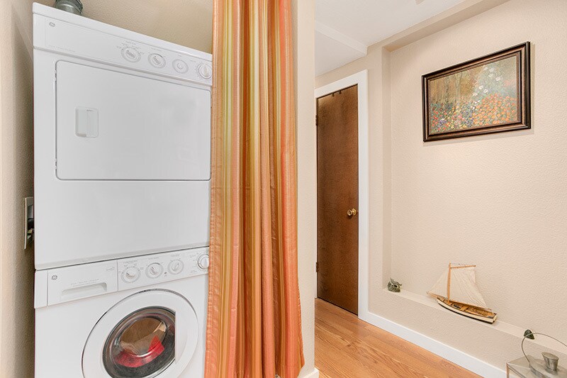 More Photos Of 12728 33rd Ave NE, Seattle Multifamily For Sale