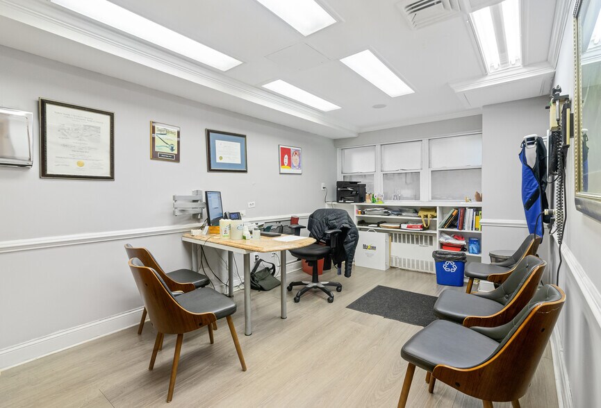 More Photos Of 120 E 36th St, New York Apartments For Sale