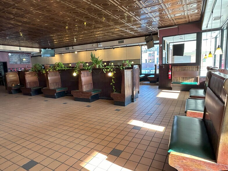 More Photos Of 1200-1310 E 53rd St, Chicago Storefront For Lease