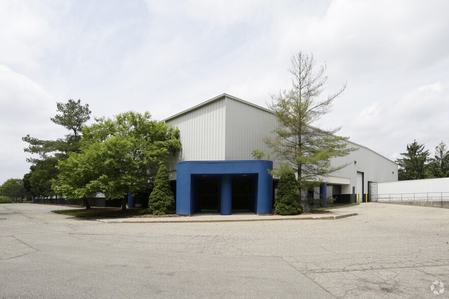 More Photos Of 5738 Eagle Dr SE, Grand Rapids Distribution For Lease